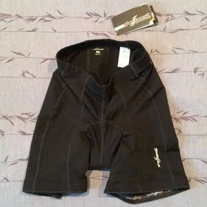 Shebeest Triple S Short